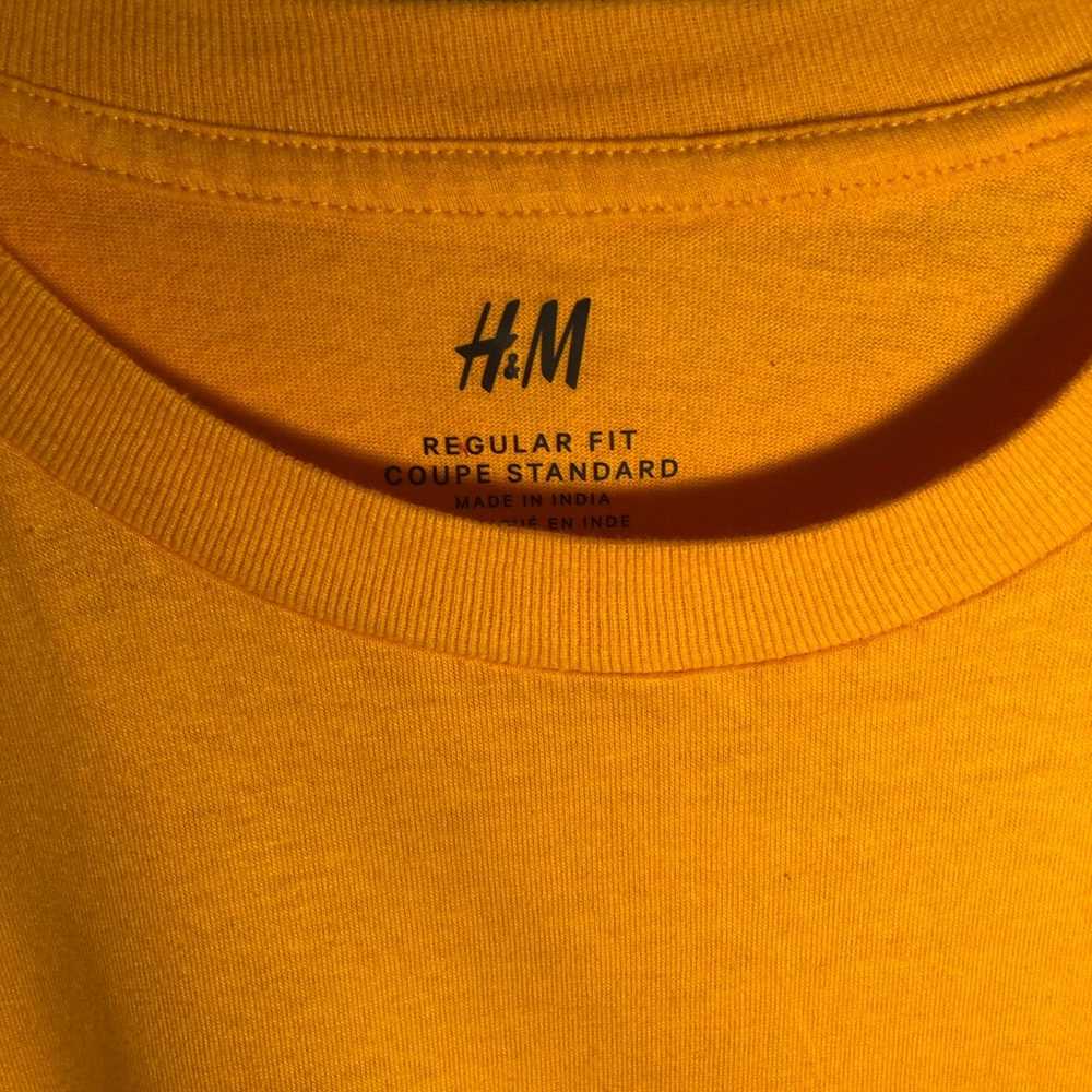 H&M tee - Picture 2 of 3